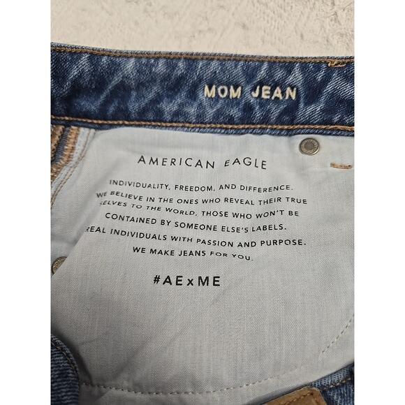 MOM JEANS American Eagle Womens 10 Short Blue High Rise Stretch Distressed - Picture 5 of 7